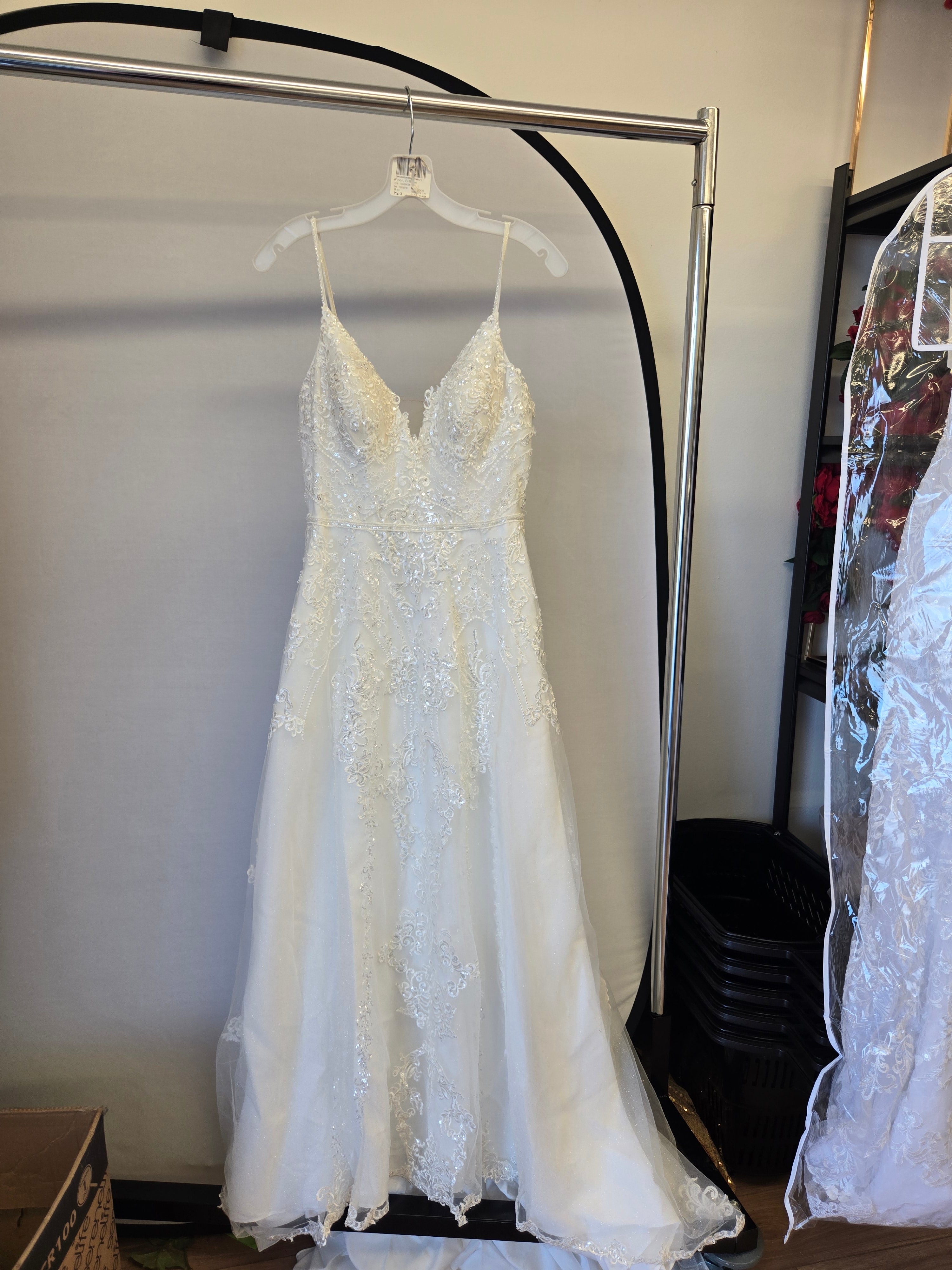 White Oleg Cassini Wedding Dress, 6