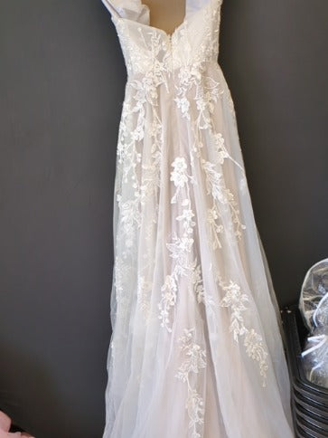 Ivory/Latte Madi Lane Bridal Wedding Dress, 6