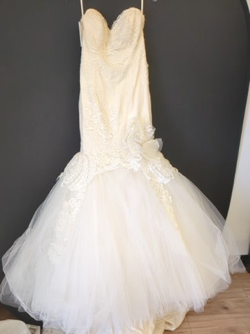 Ivory Lazaro Wedding Dress, 12