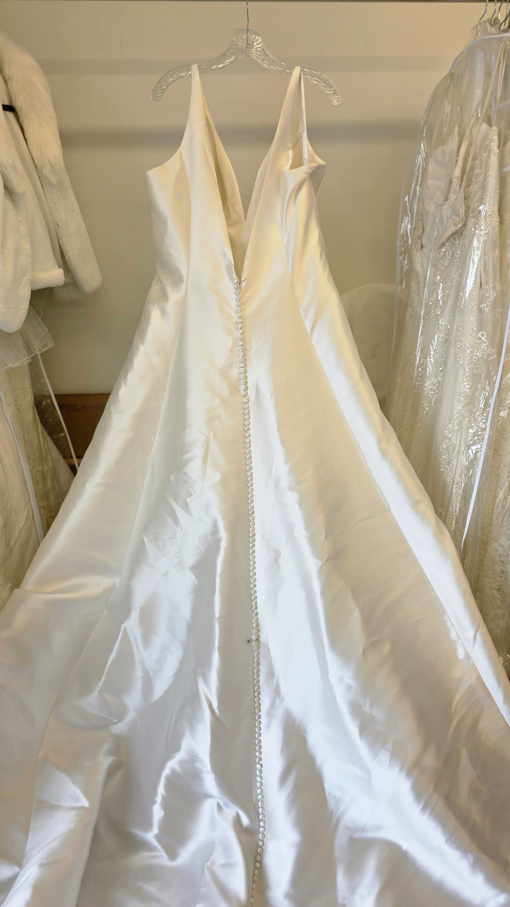 Wedding Wedding Dresses Avery Austin 22 White