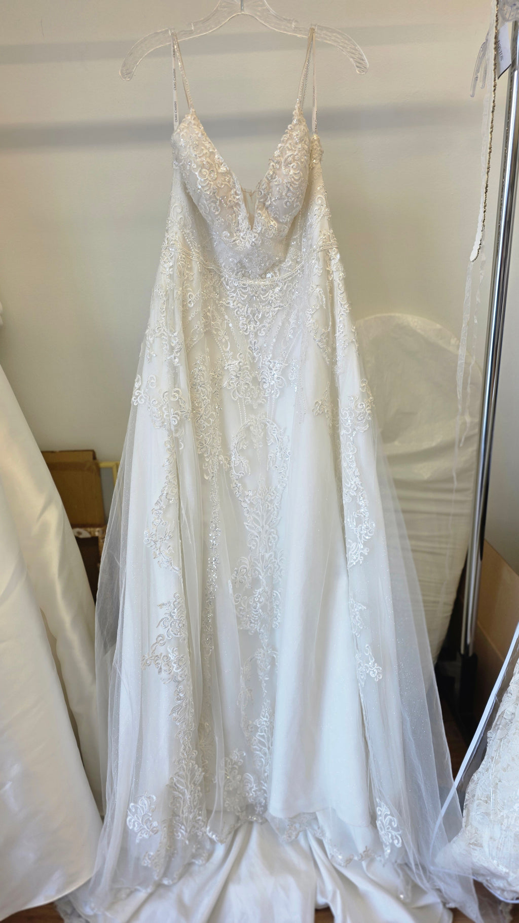 Wedding Dress Oleg Cassini 12 Soft White CWG905