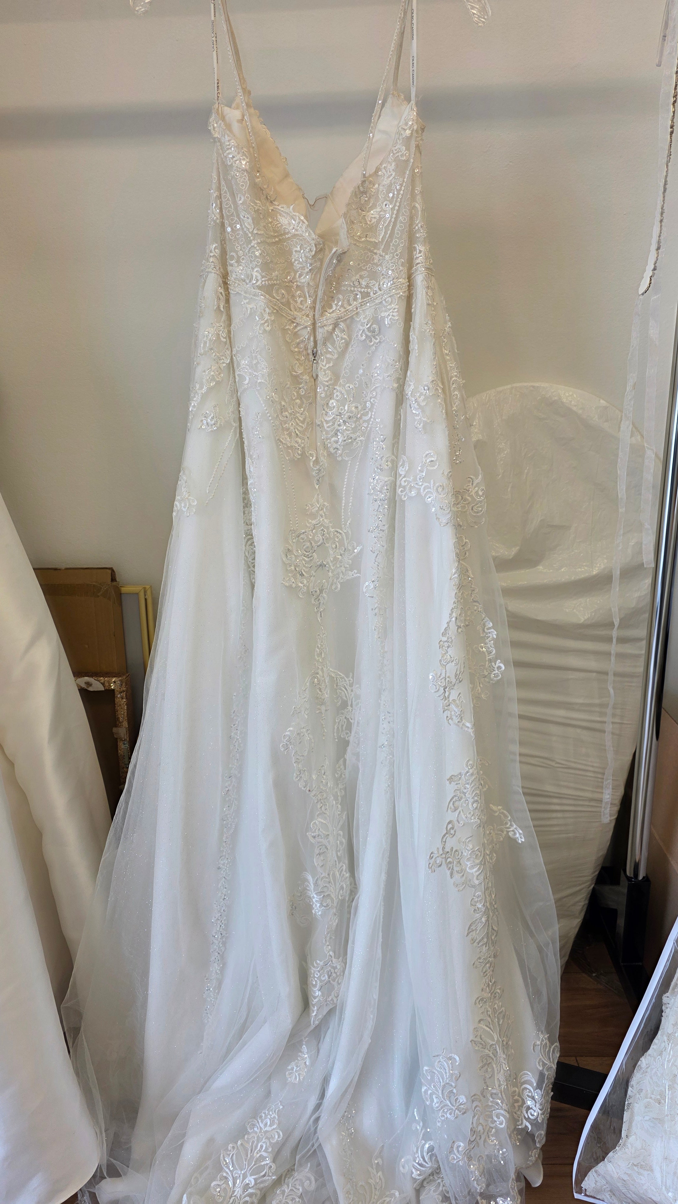 Wedding Dress Oleg Cassini 12 Soft White CWG905