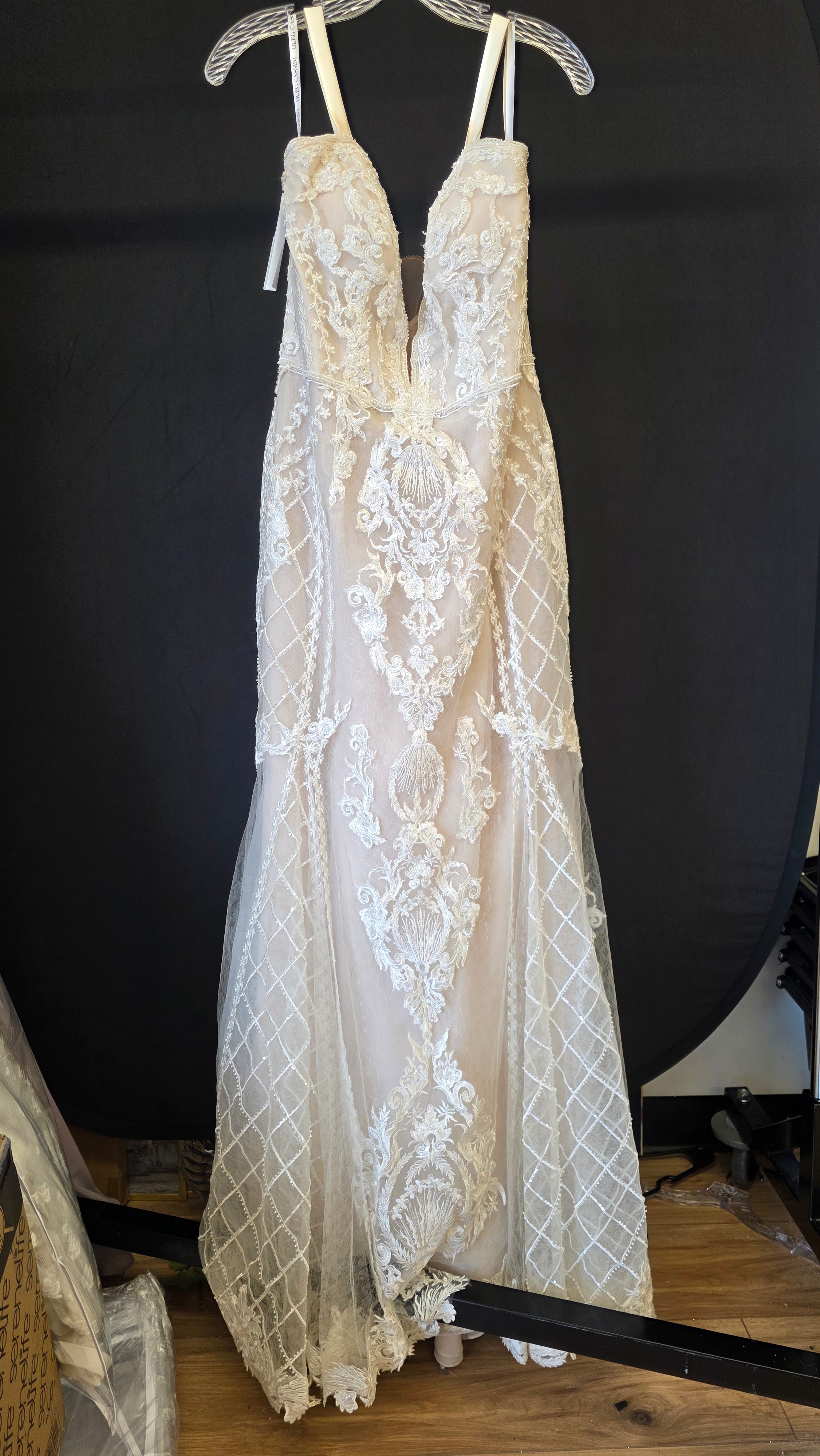Ivory Champ Oleg Cassini Wedding Dress, 14