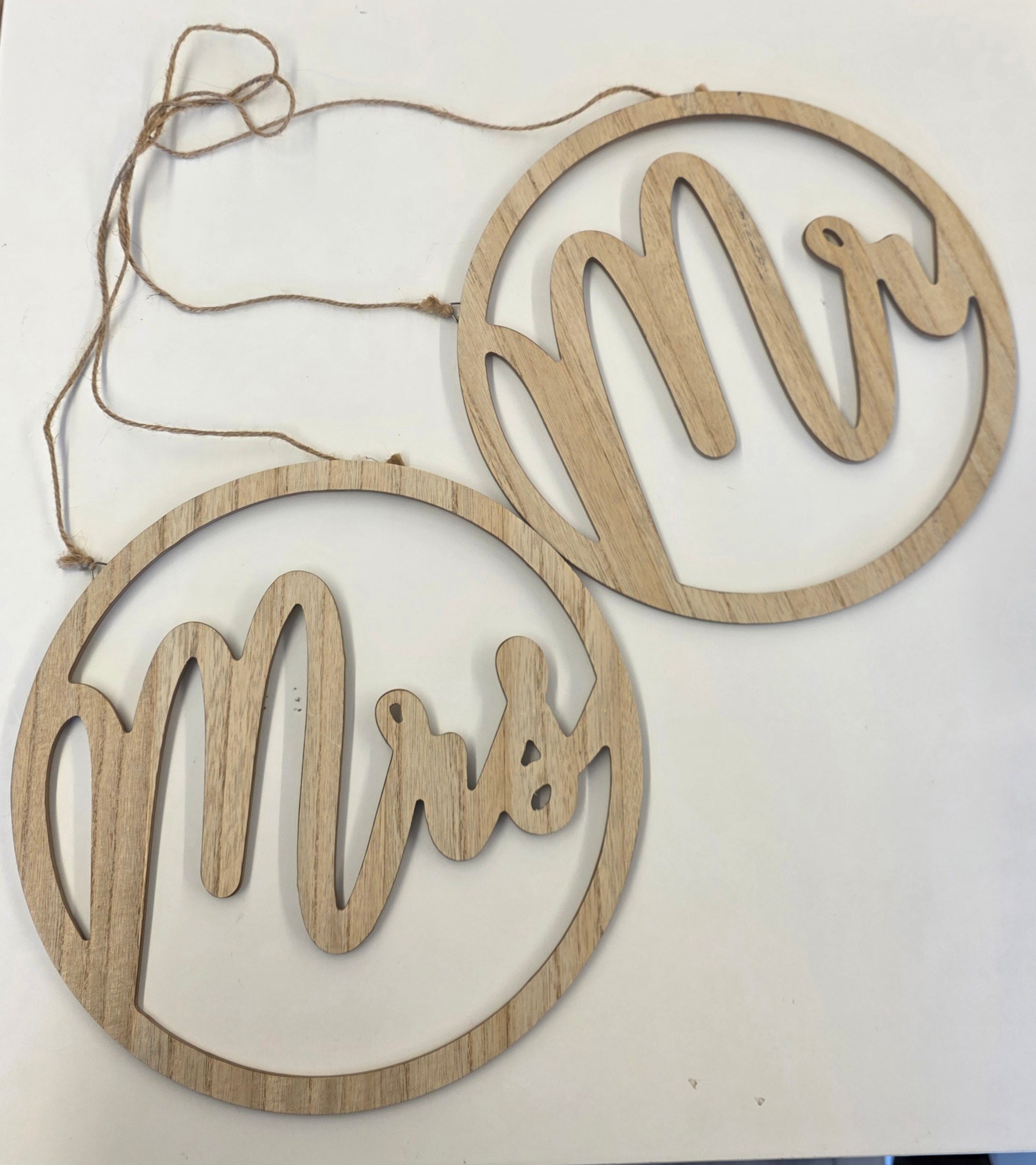 Tan/Wood / Mrs and Mrs Circle Sign, Medium/Large