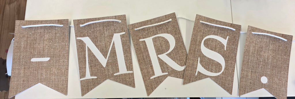 Burlap / White / Mr & Mrs Banner