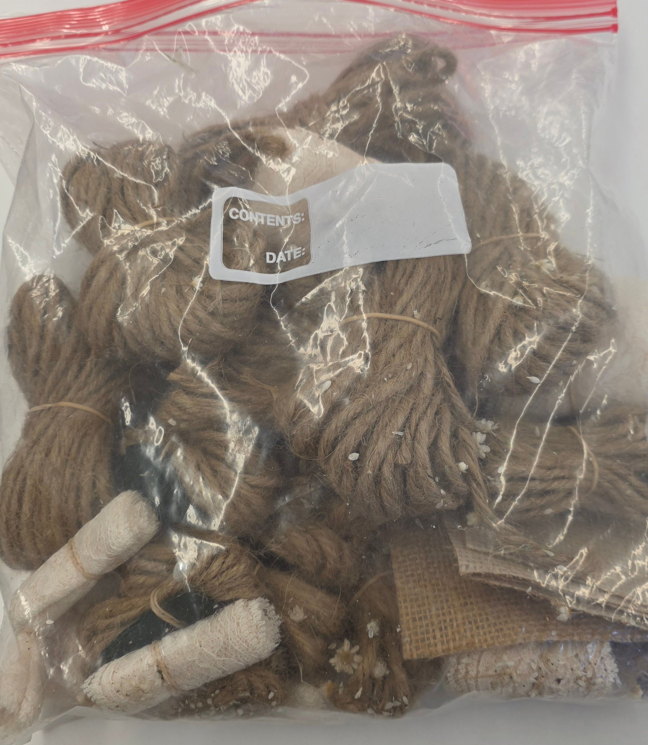 Burlap / White / Assorted burlap and lace ribbon