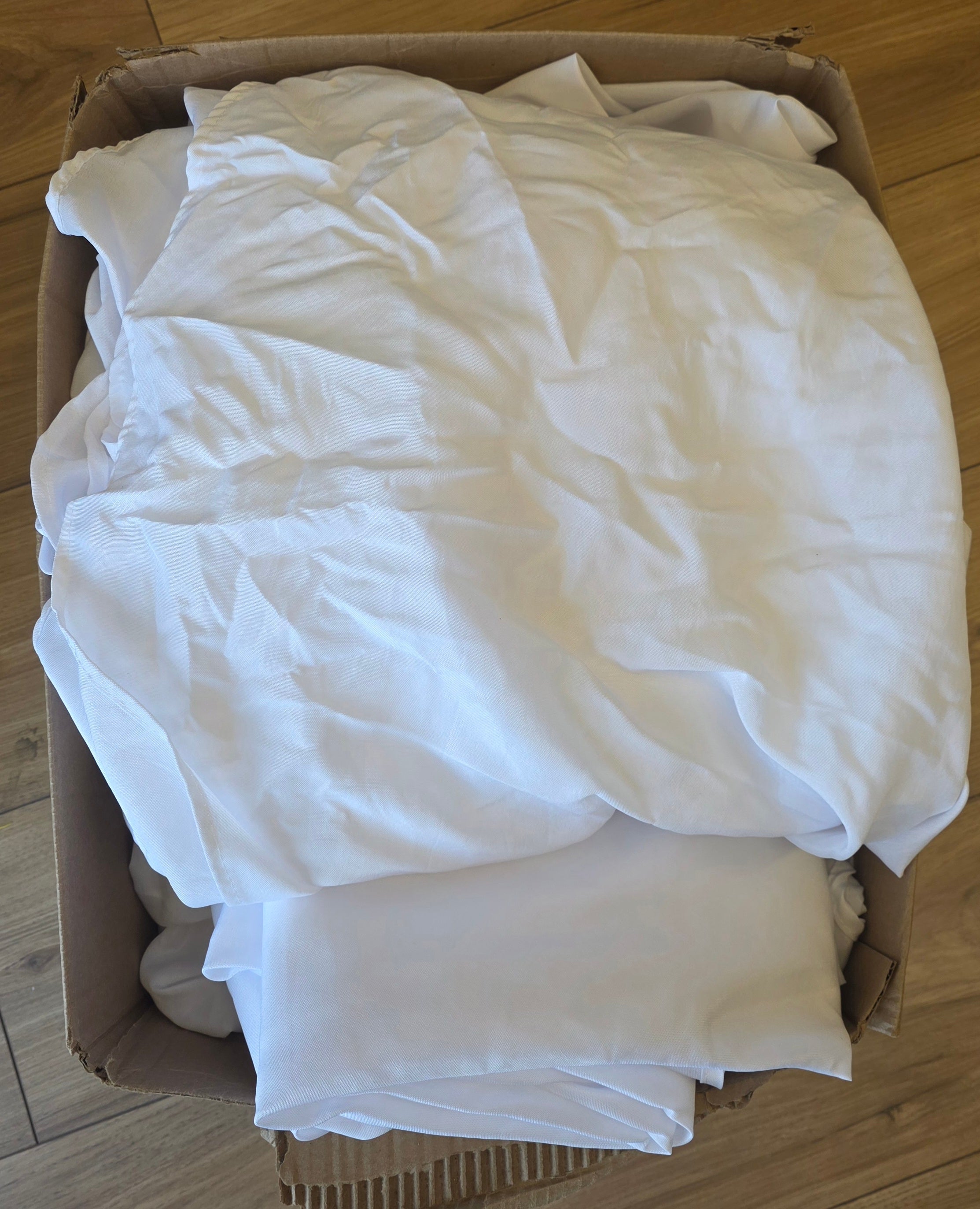 White / 8 - Rectangular Tablecloths, 5' long