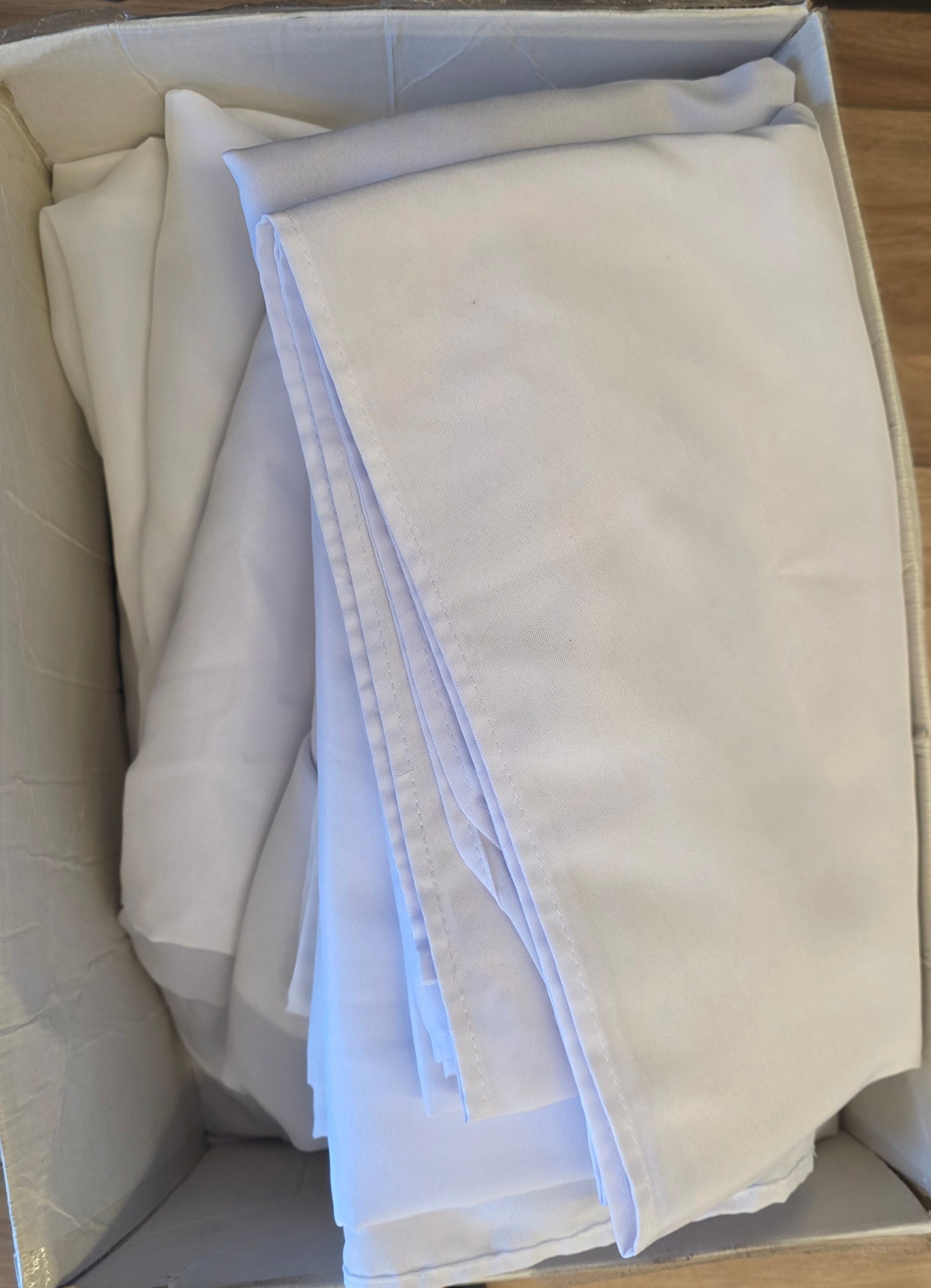 White / 9 - Rectangular Table Cloths