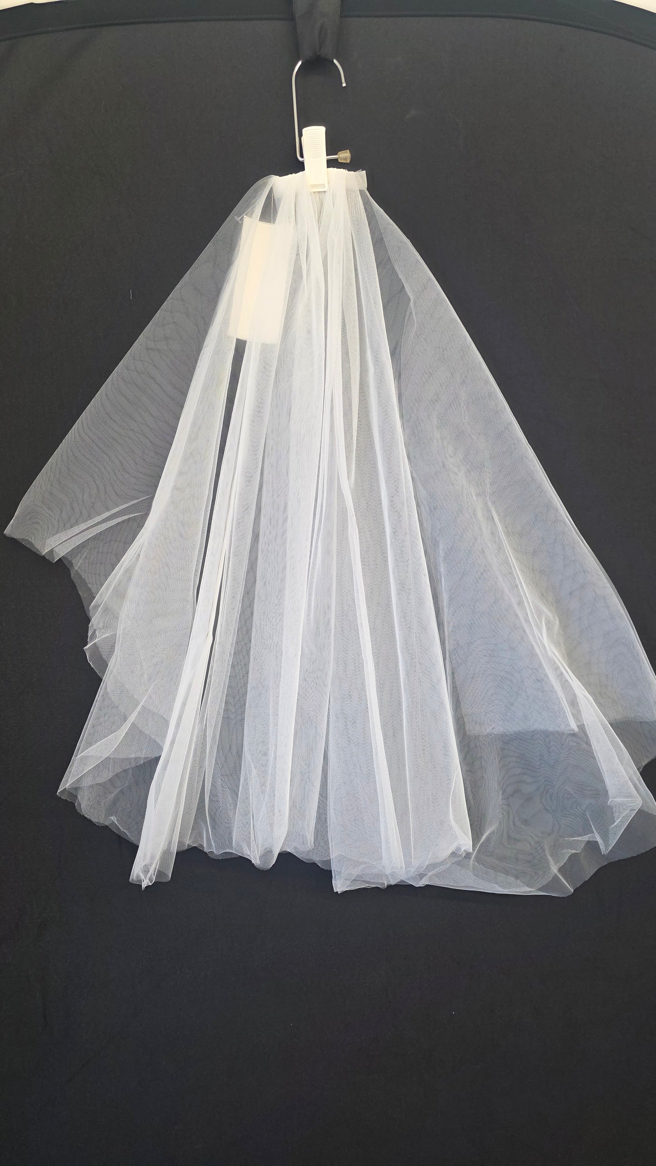 Ivory / Tulle Veil, Shoulder Length