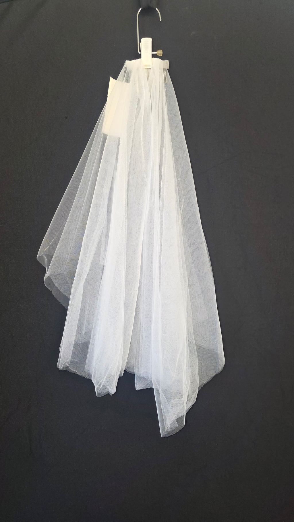Ivory / Tulle Veil, Shoulder Length