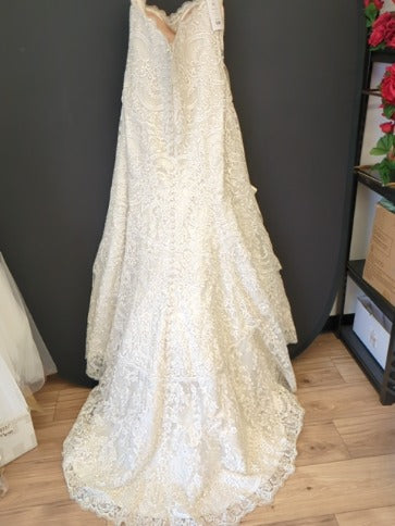 Ivory Allure Romance Wedding Dress, 24