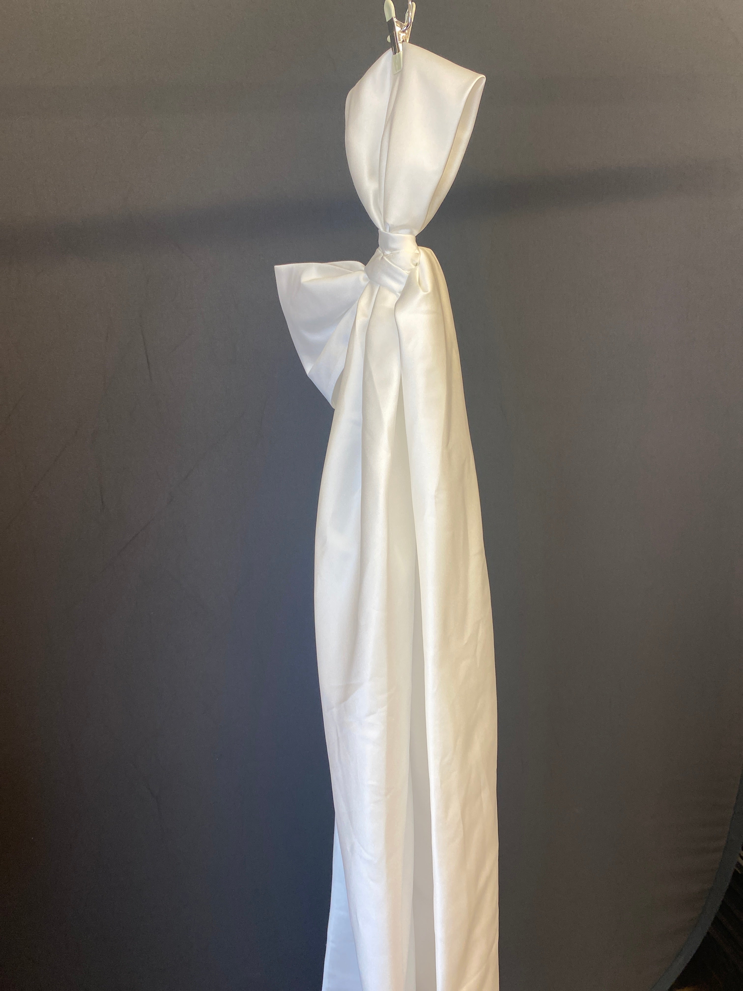 Ivory Tirra Detachable Ivory Bow