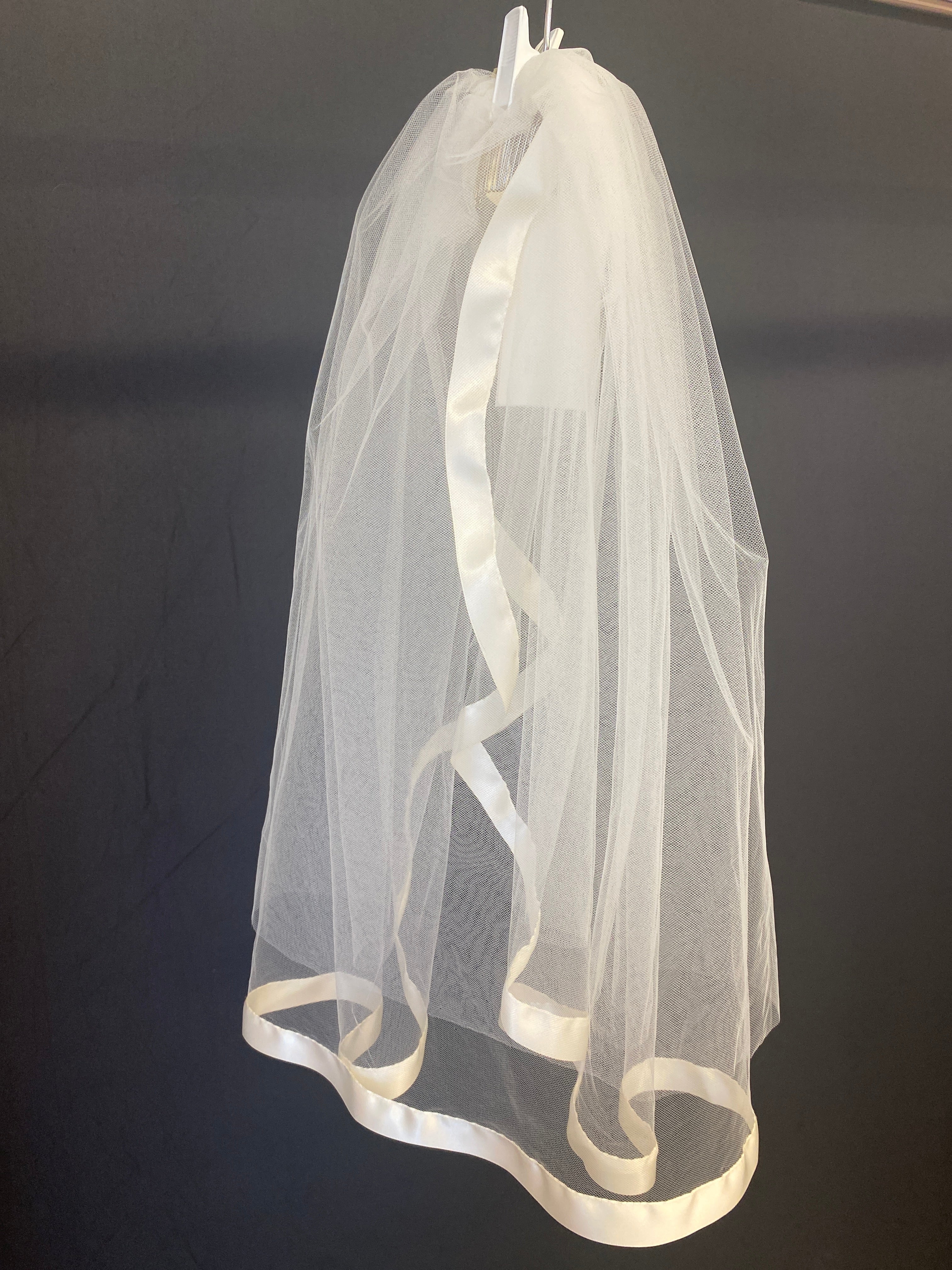 Ivory tulle Honey & Lace  Ivory tulle veil w/ivory trim